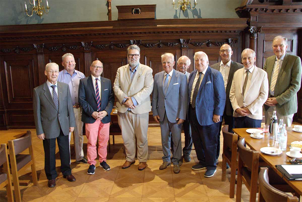 Vorstandschaft der Lamplbrüder zu Gast im Rathaus