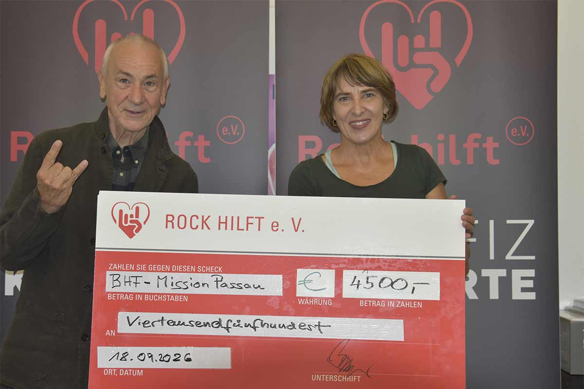 Benefizkonzert von „Rock hilft“: 4.500 Euro für die Passauer Bahnhofsmission