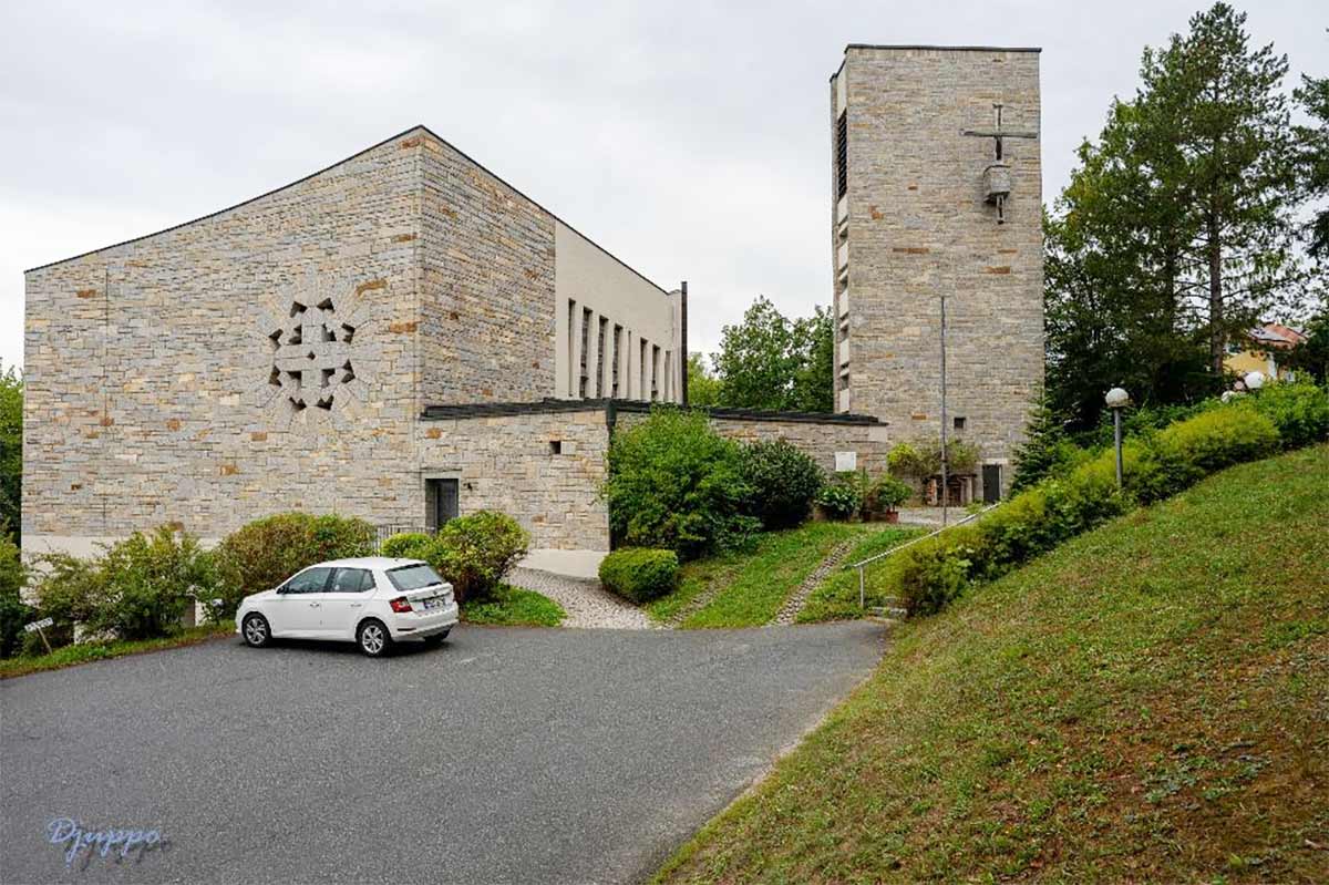 Schlösser zugeklebt: Sachbeschädigung an Kirche