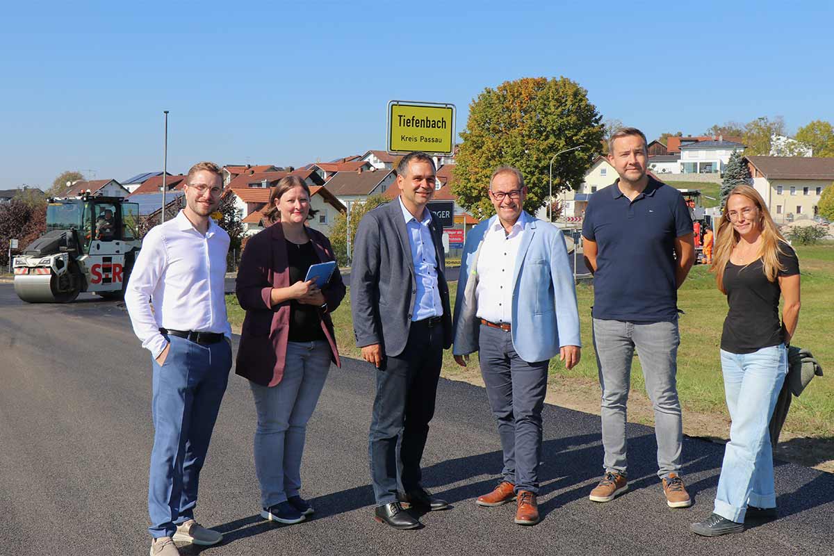 Wichtige Verkehrsachse durch Tiefenbach: Deckenbau fast abgeschlossen